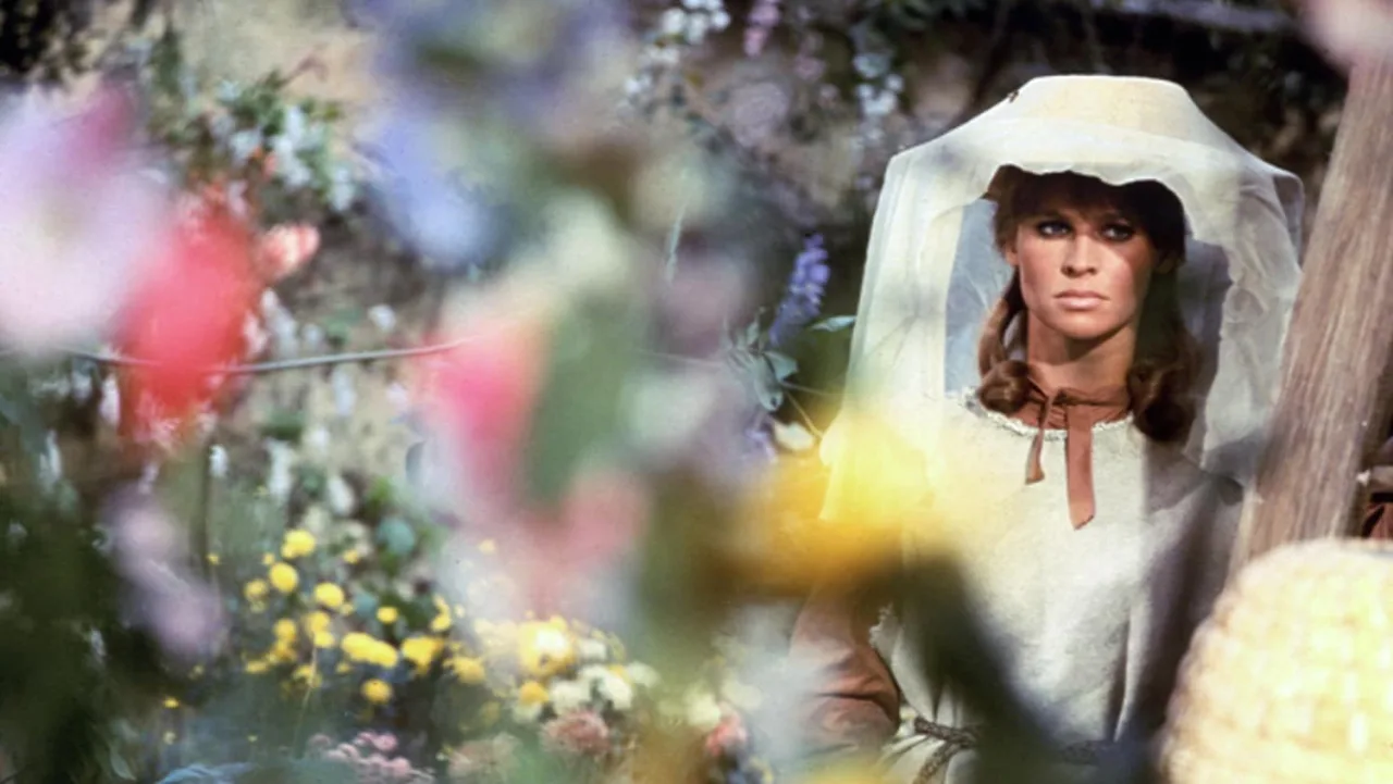 Far from the Madding Crowd İndir - görsel 2
