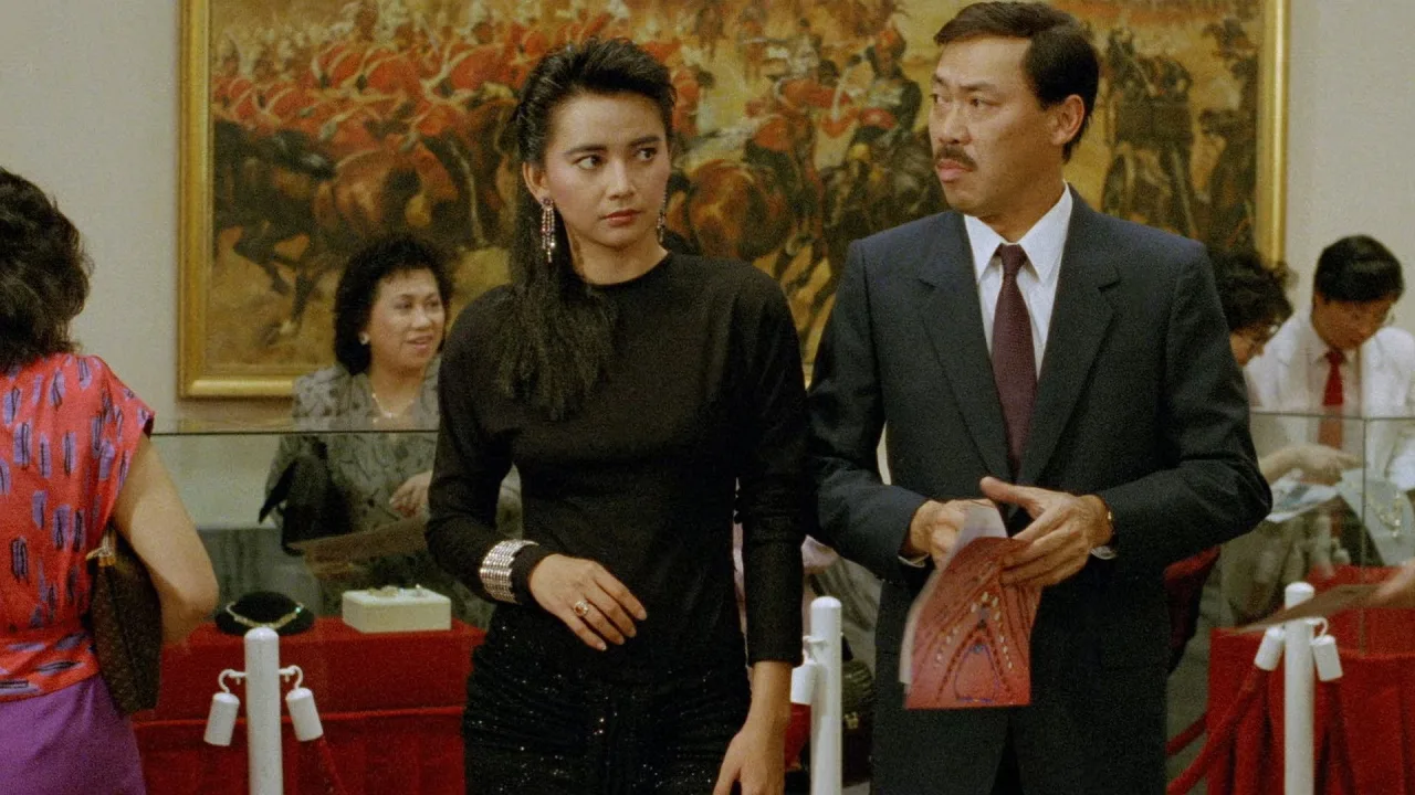 The Inspector Wears Skirts İndir - görsel 2