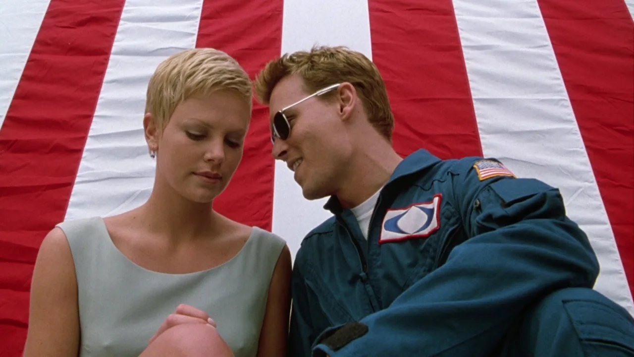 Astronotun Karısı İndir - görsel 8