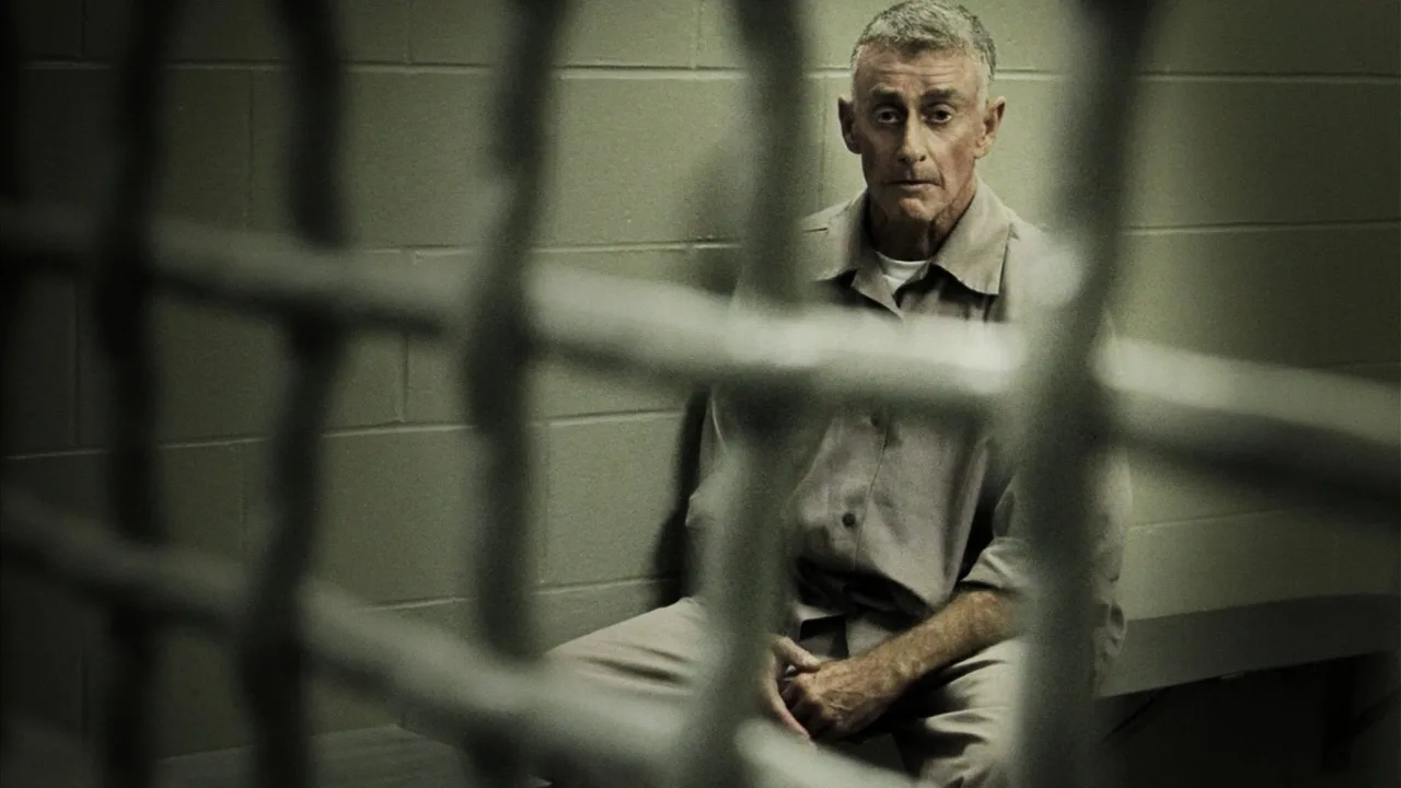The Staircase 1080p Dual İndir - görsel 1