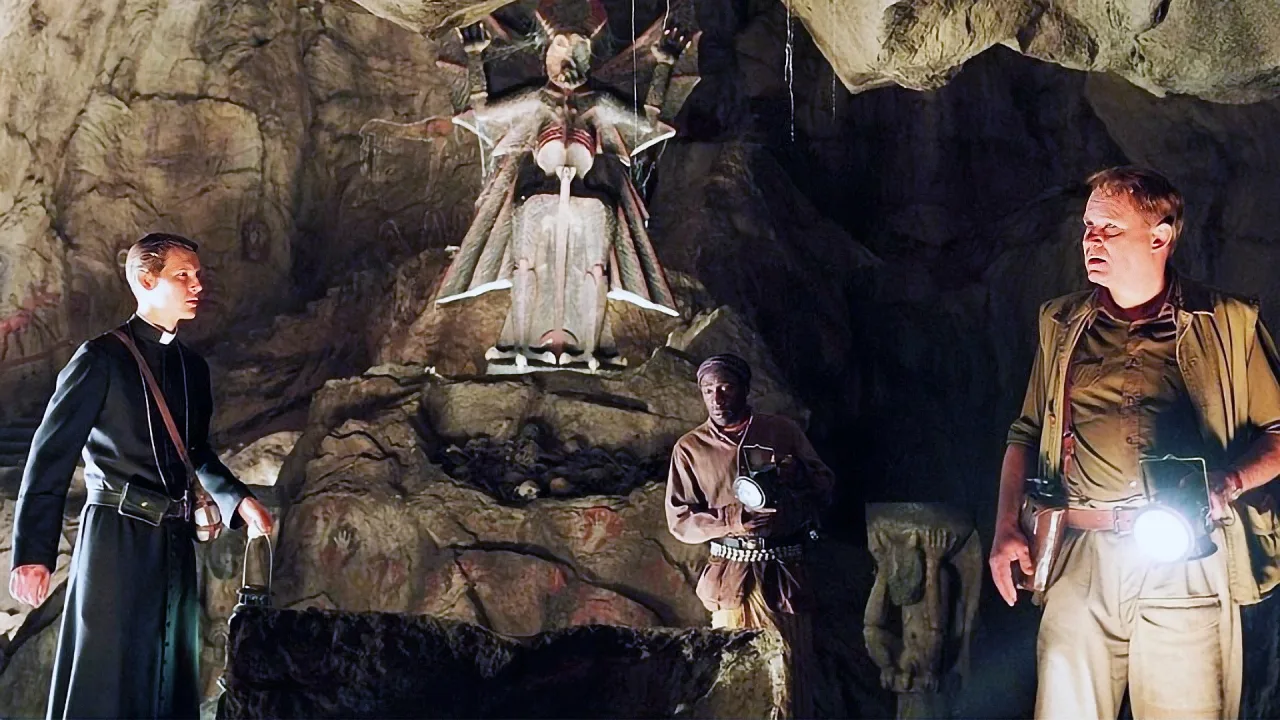Dominion: Prequel to The Exorcist İndir - görsel 2