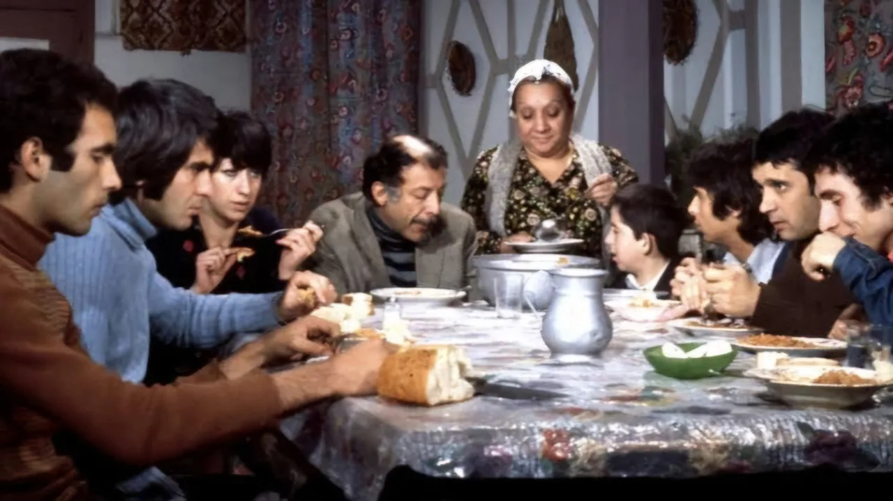 Bizim Aile İndir - görsel 1