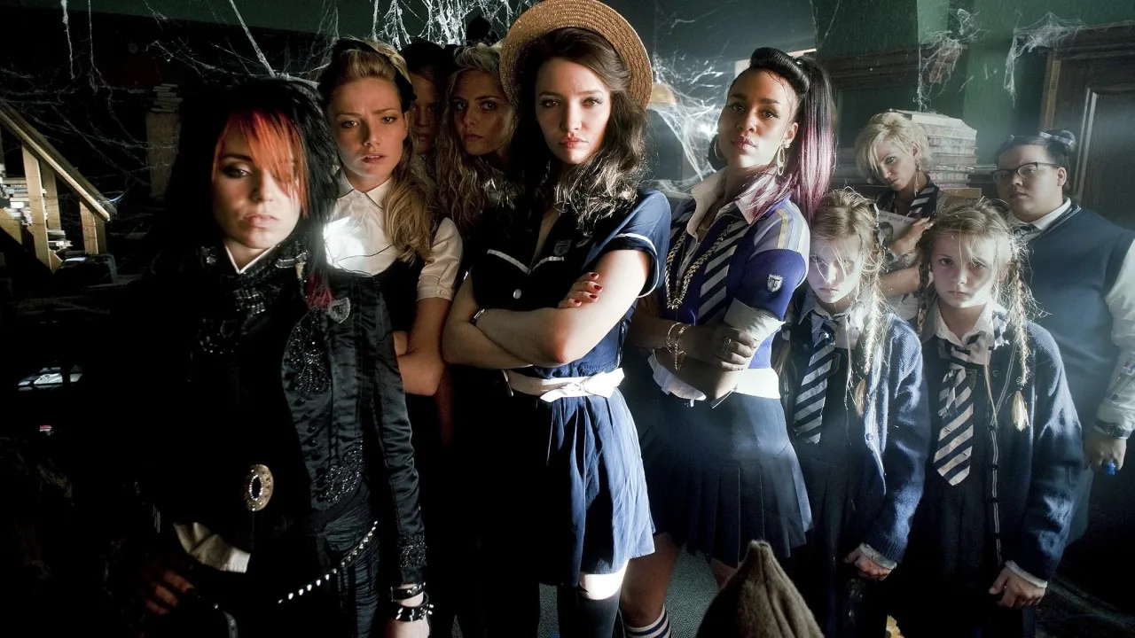 St Trinian's 2: The Legend of Fritton's Gold İndir - görsel 1