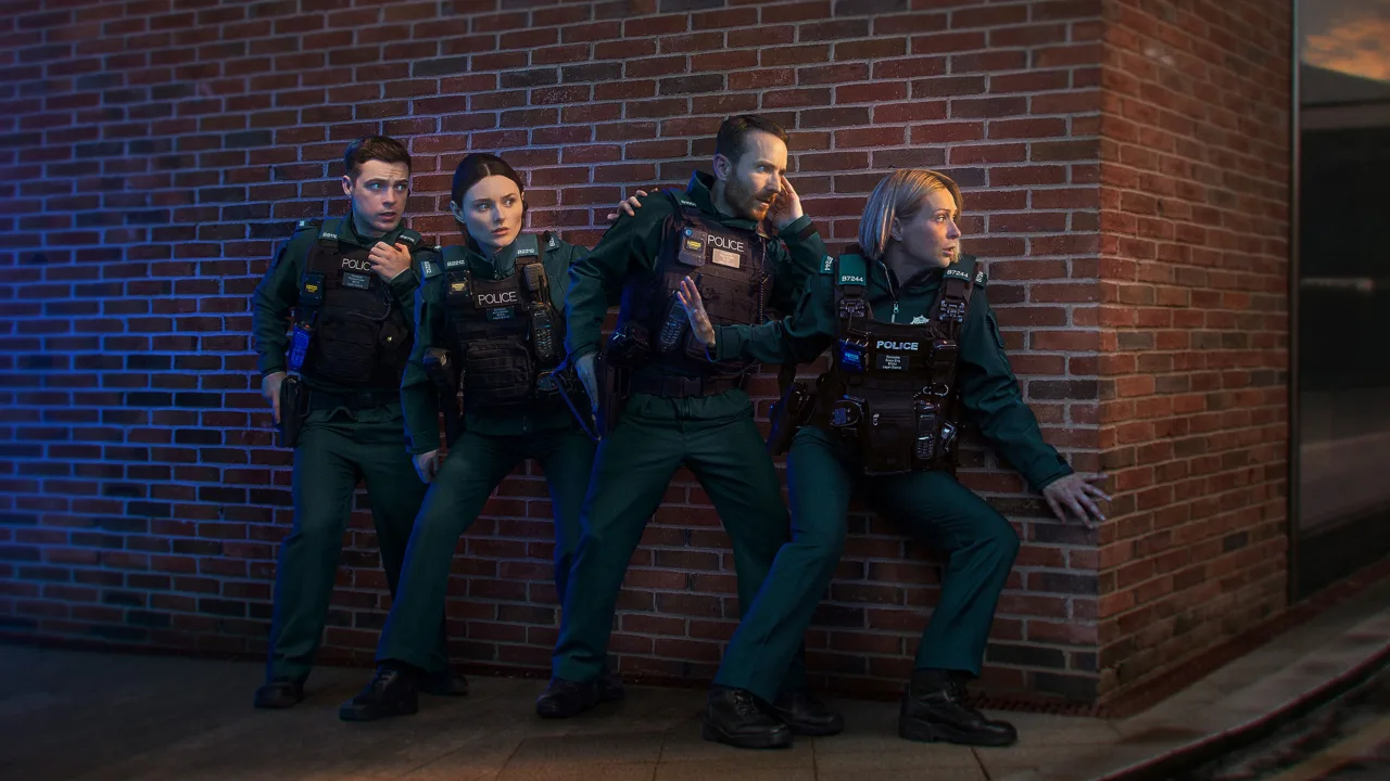 Blue Lights 1080p Dual İndir - görsel 6