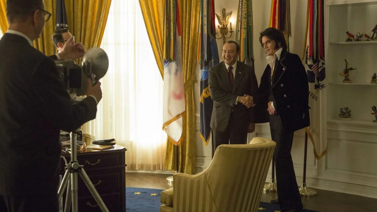 Elvis & Nixon İndir - görsel 1