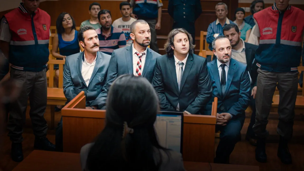 Çakallarla Dans 2: Hastasıyız Dede! İndir - görsel 2