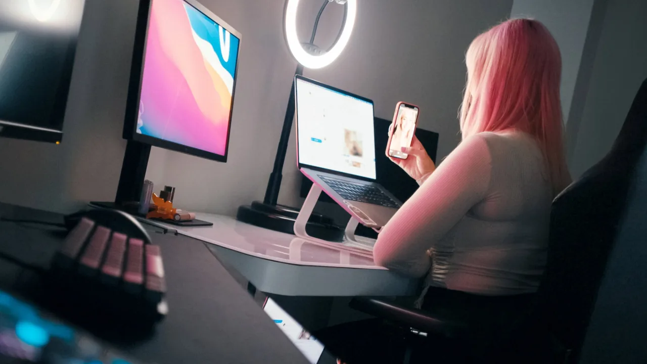 Pornhub'ın Milyar Dolarlık Hikâyesi İndir - görsel 5