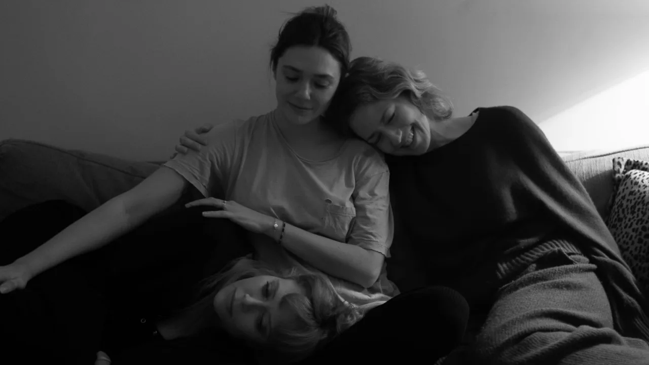 His Three Daughters İndir - görsel 6