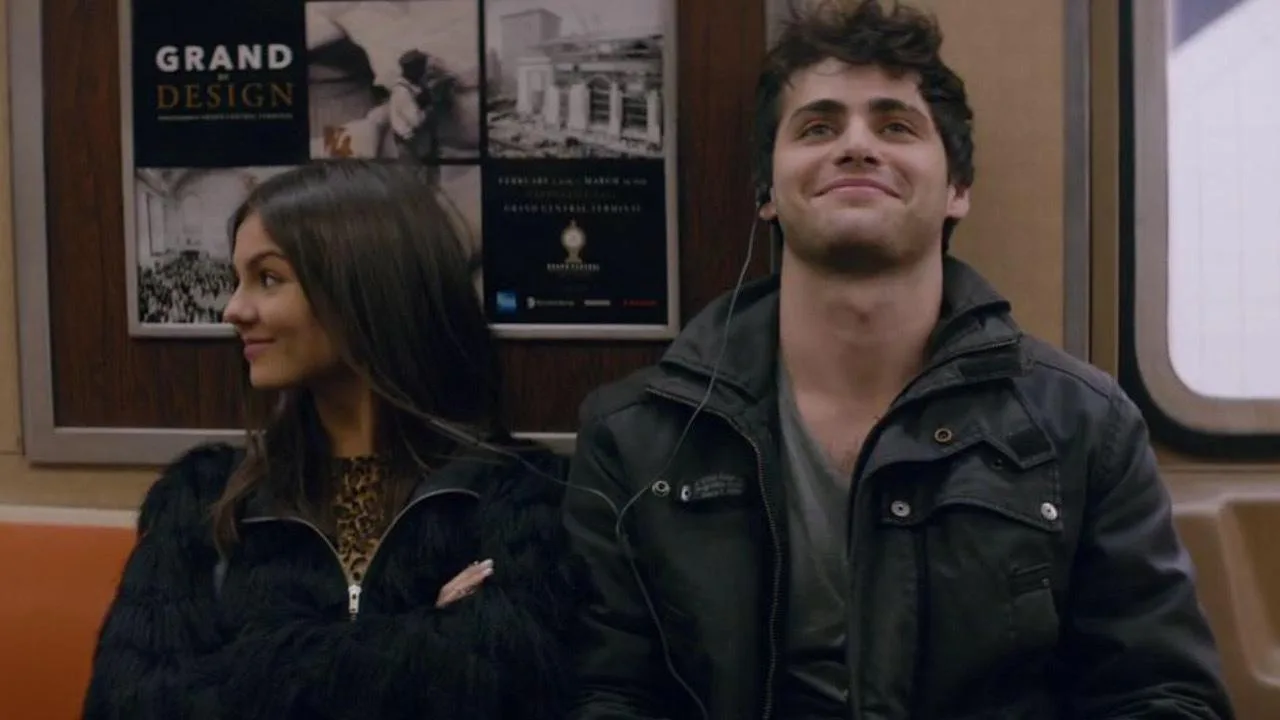 Naomi and Ely's No Kiss List İndir - görsel 1