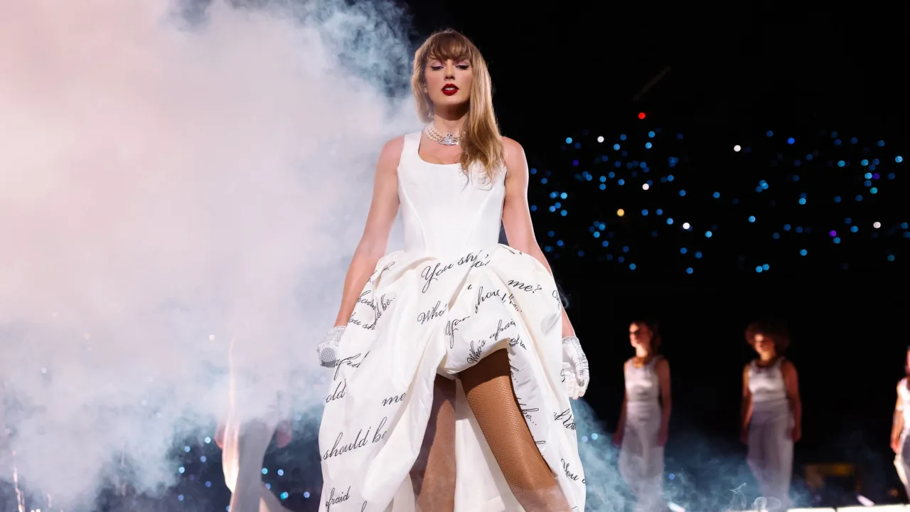 Taylor Swift | The Eras Tour | The Final Show İndir - görsel 1