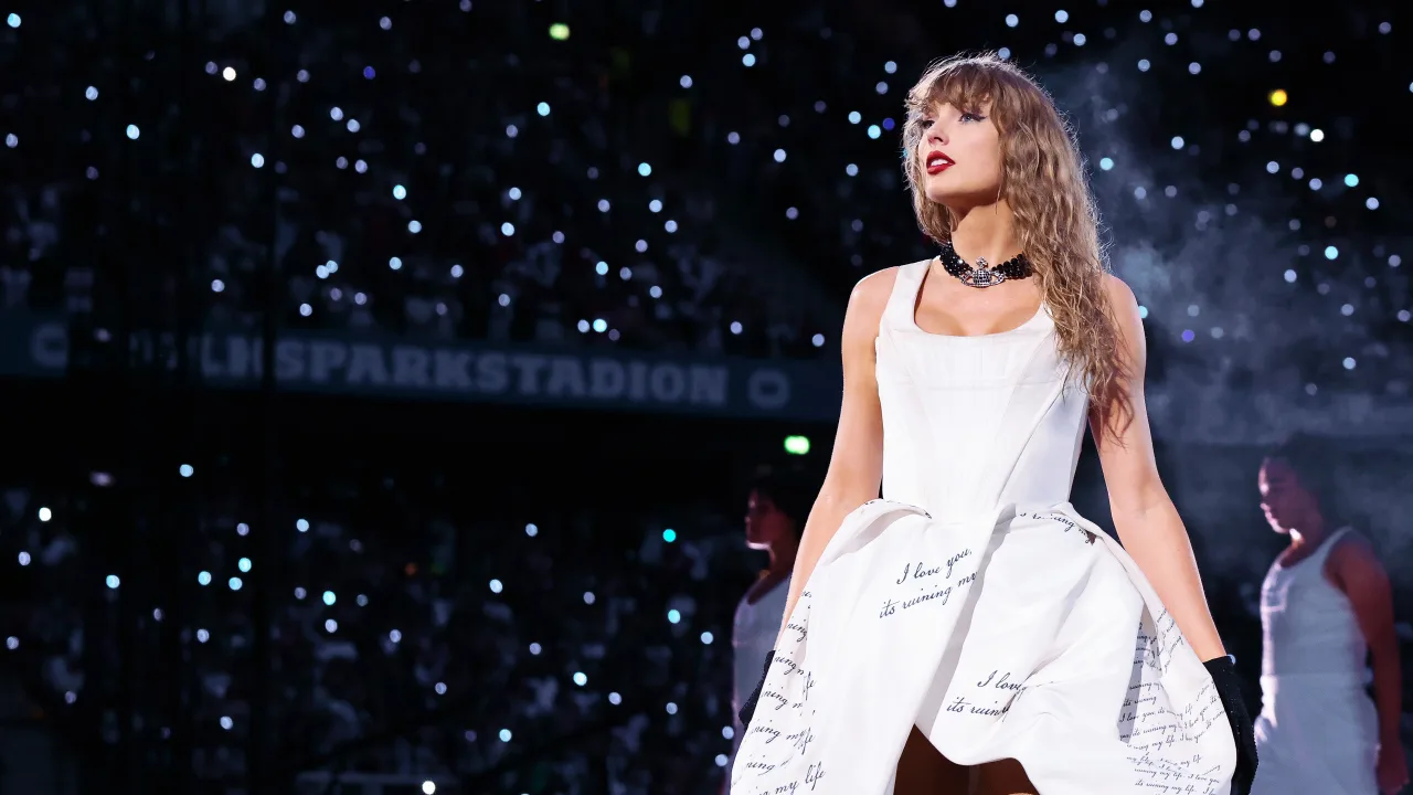 Taylor Swift | The Eras Tour | The Final Show İndir - görsel 2