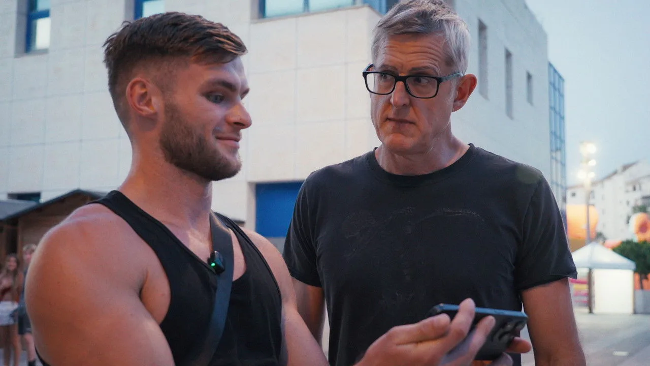 Louis Theroux: Erkürenin Merkezine Yolculuk İndir - görsel 8