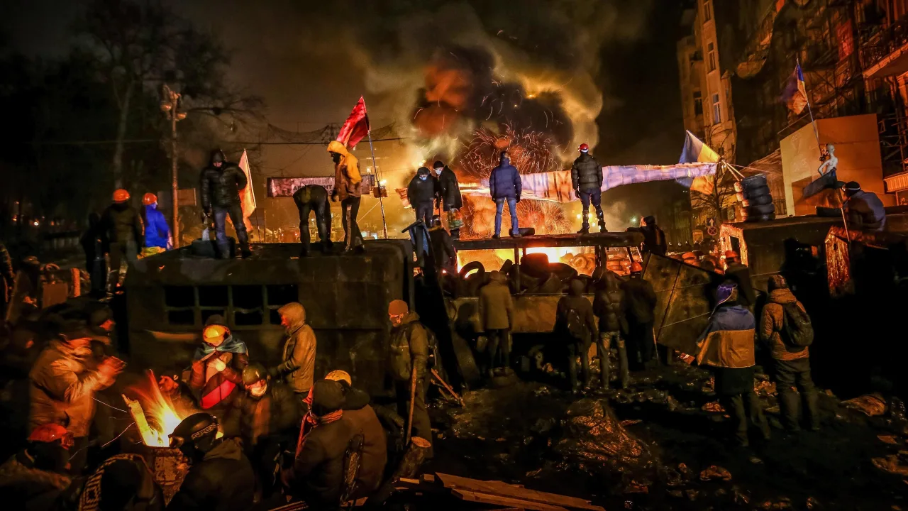 Winter on Fire: Ukraine's Fight for Freedom İndir - görsel 1