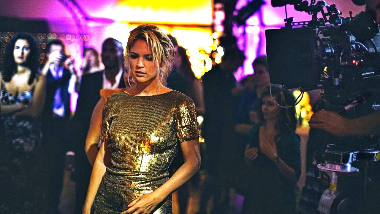 In Bed with Victoria - görsel 4