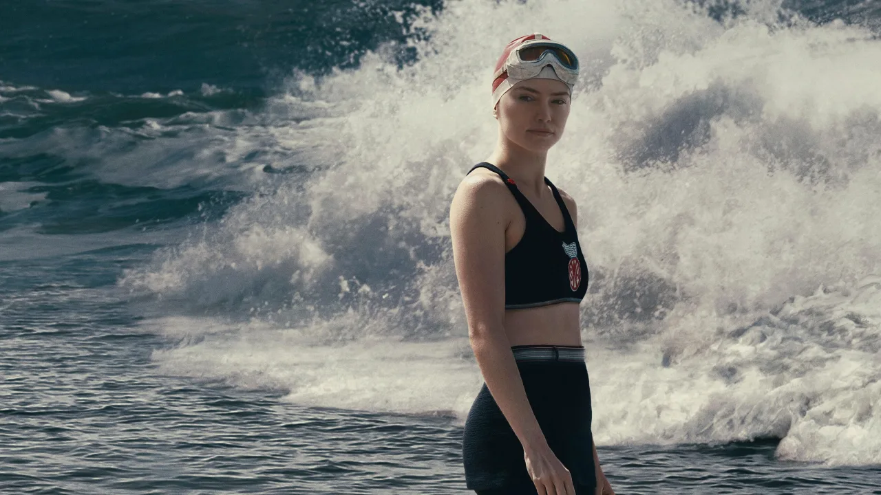 Young Woman and the Sea İndir - görsel 2