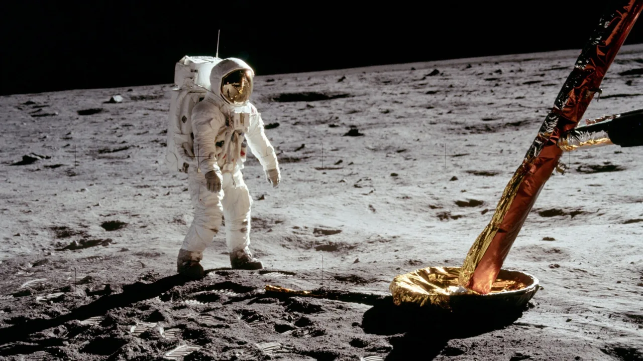 Apollo 11 İndir - görsel 1