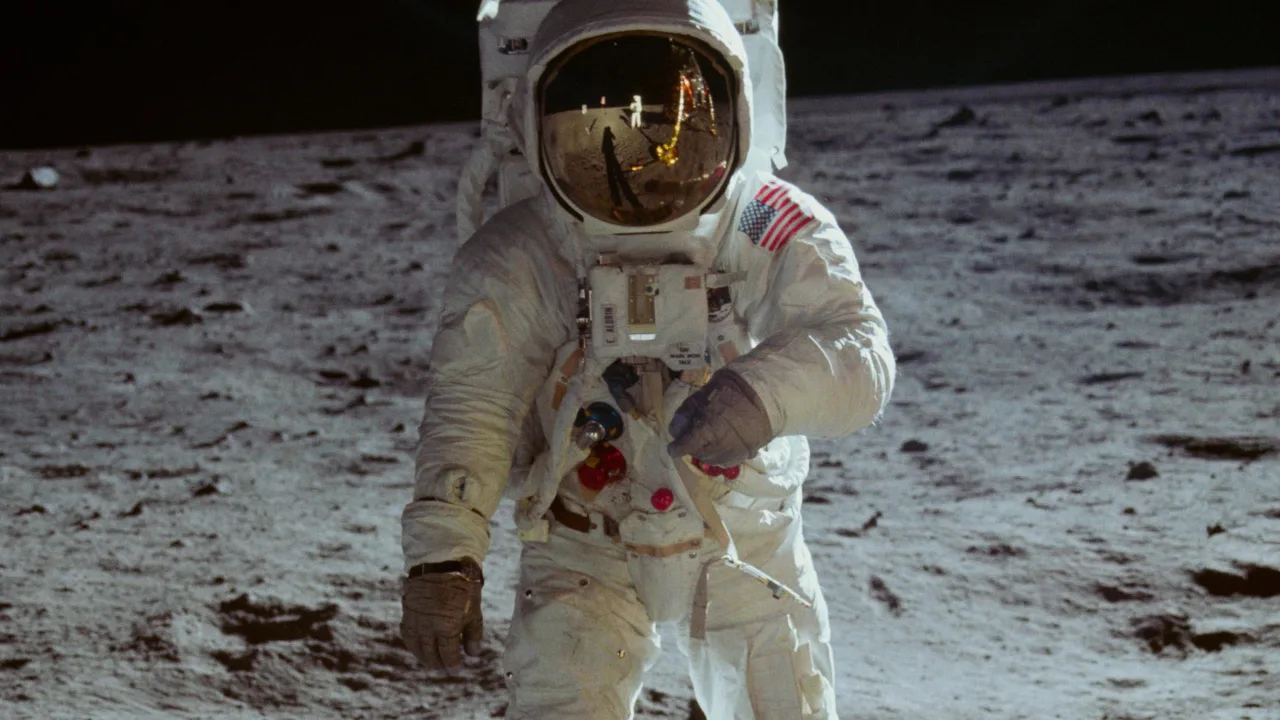 Apollo 11 İndir - görsel 2